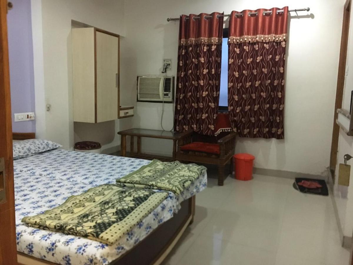 Hotel Sairaj Palace Shirpur Extérieur photo