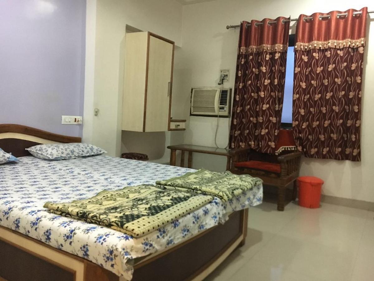Hotel Sairaj Palace Shirpur Extérieur photo