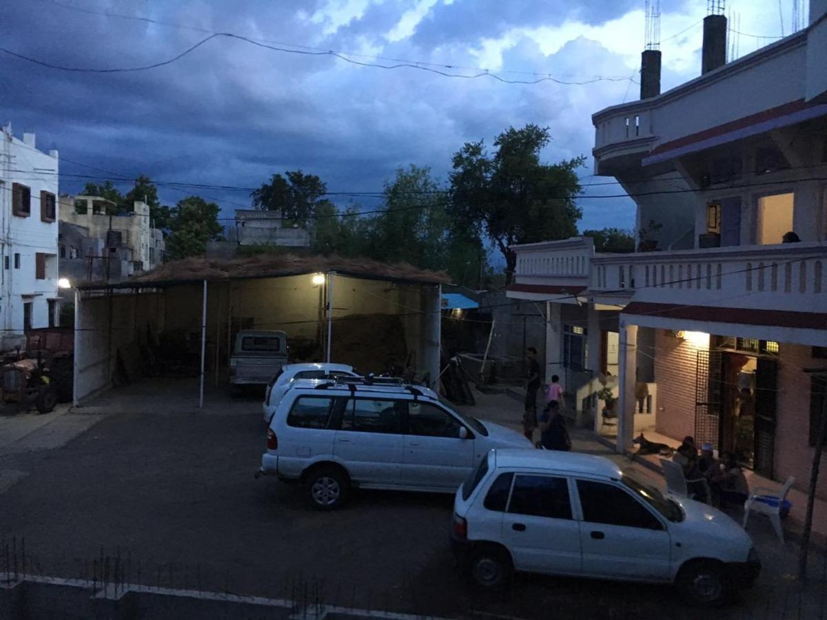Hotel Sairaj Palace Shirpur Extérieur photo